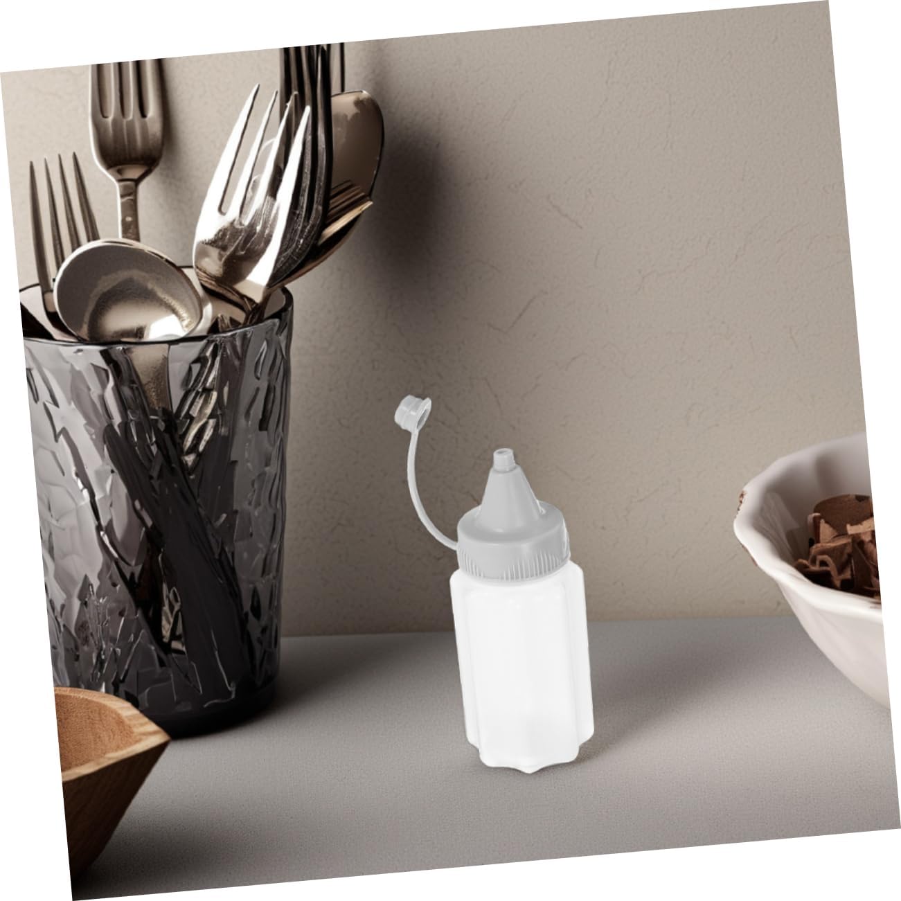 Unomor 8-Pack Kitchen Squeeze Bottles