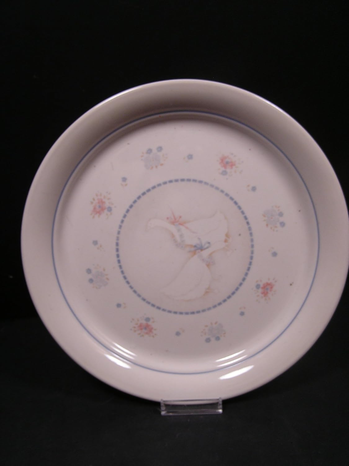 ExperienceElegance Home with Corelle Dinner Plates