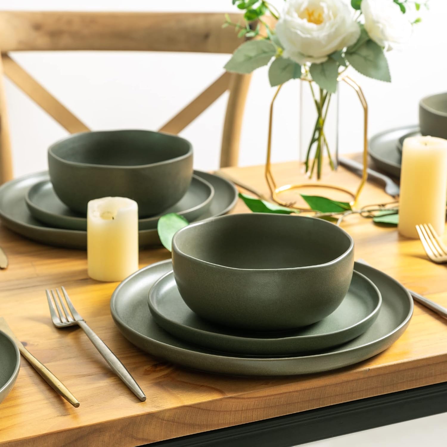 Stylish Wavy Rim Ceramic Dinnerware Set for 4