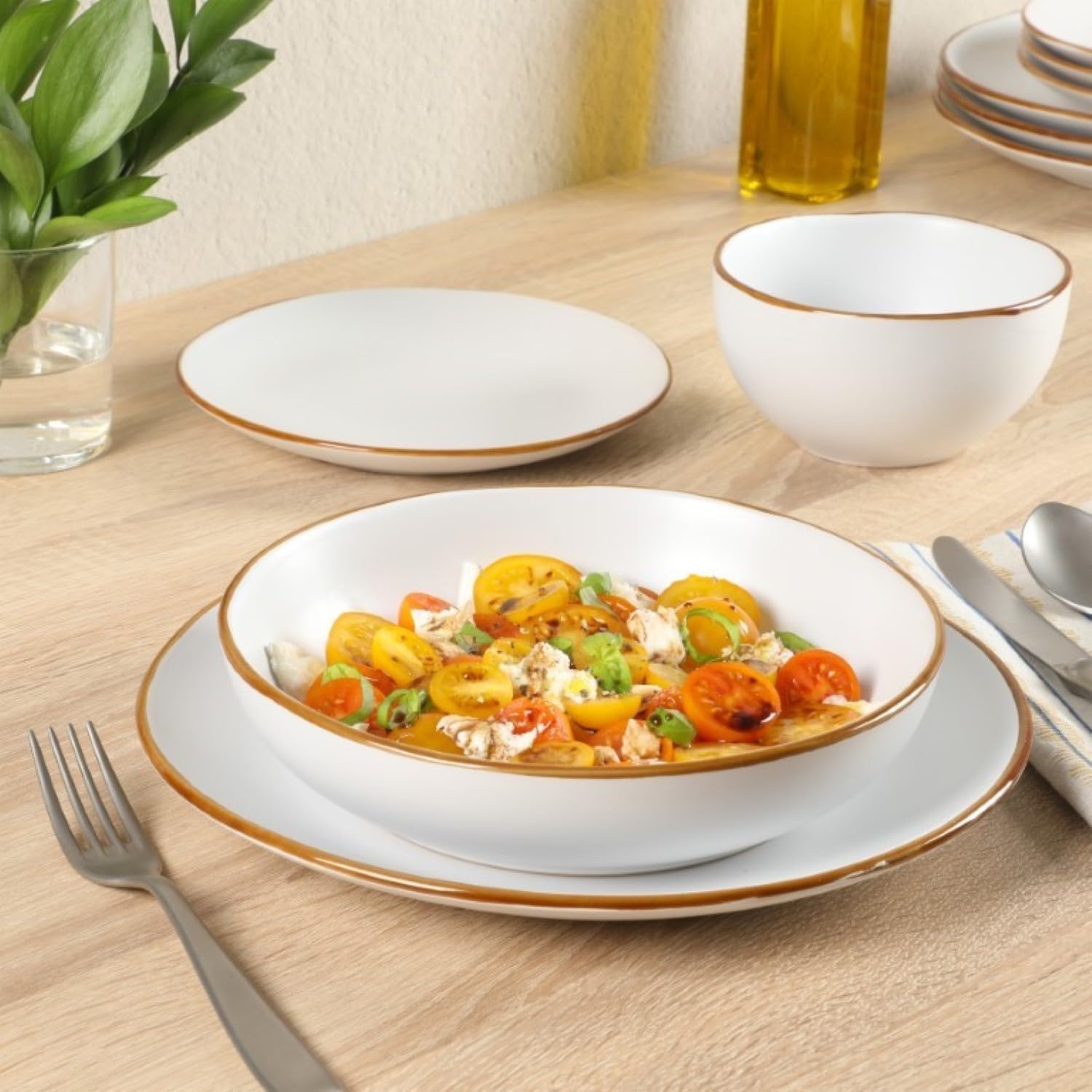 Gibson Home Hazeltine 16 Piece Dinnerware Set - White