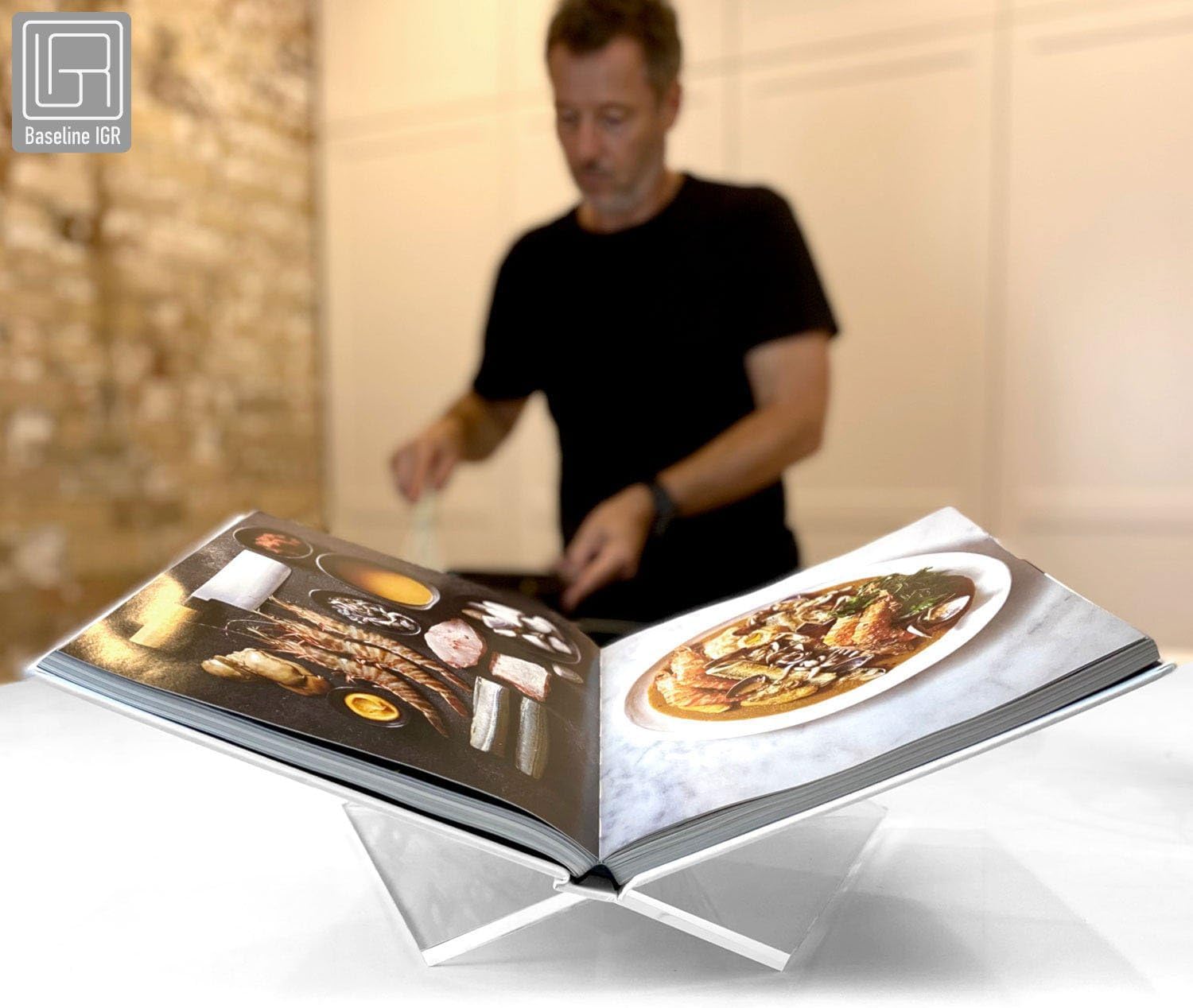 Baseline IGR Medium Clear Acrylic Book Stand