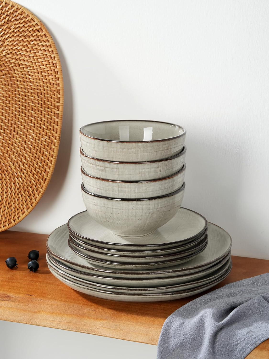 Famiware 24-Piece Moonlight Dinnerware Set - Summer Sand Stoneware with Linen Finish