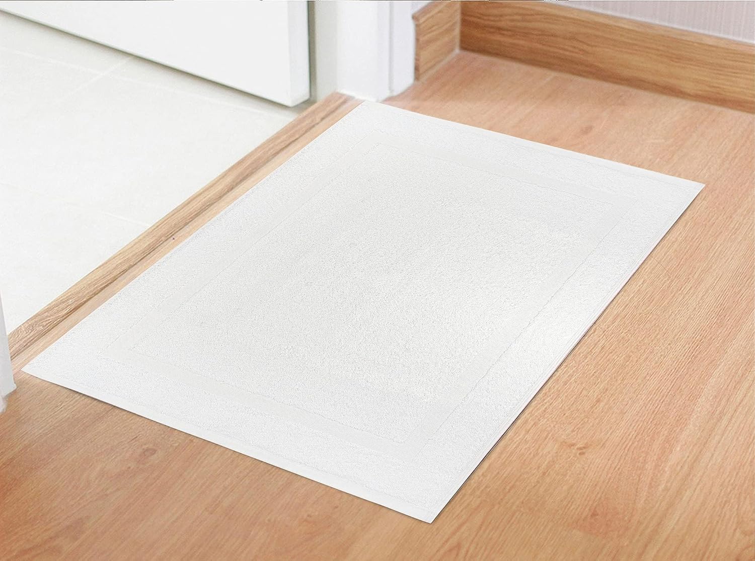 12-Pack 18x25 White Cotton Bath Mat Towels