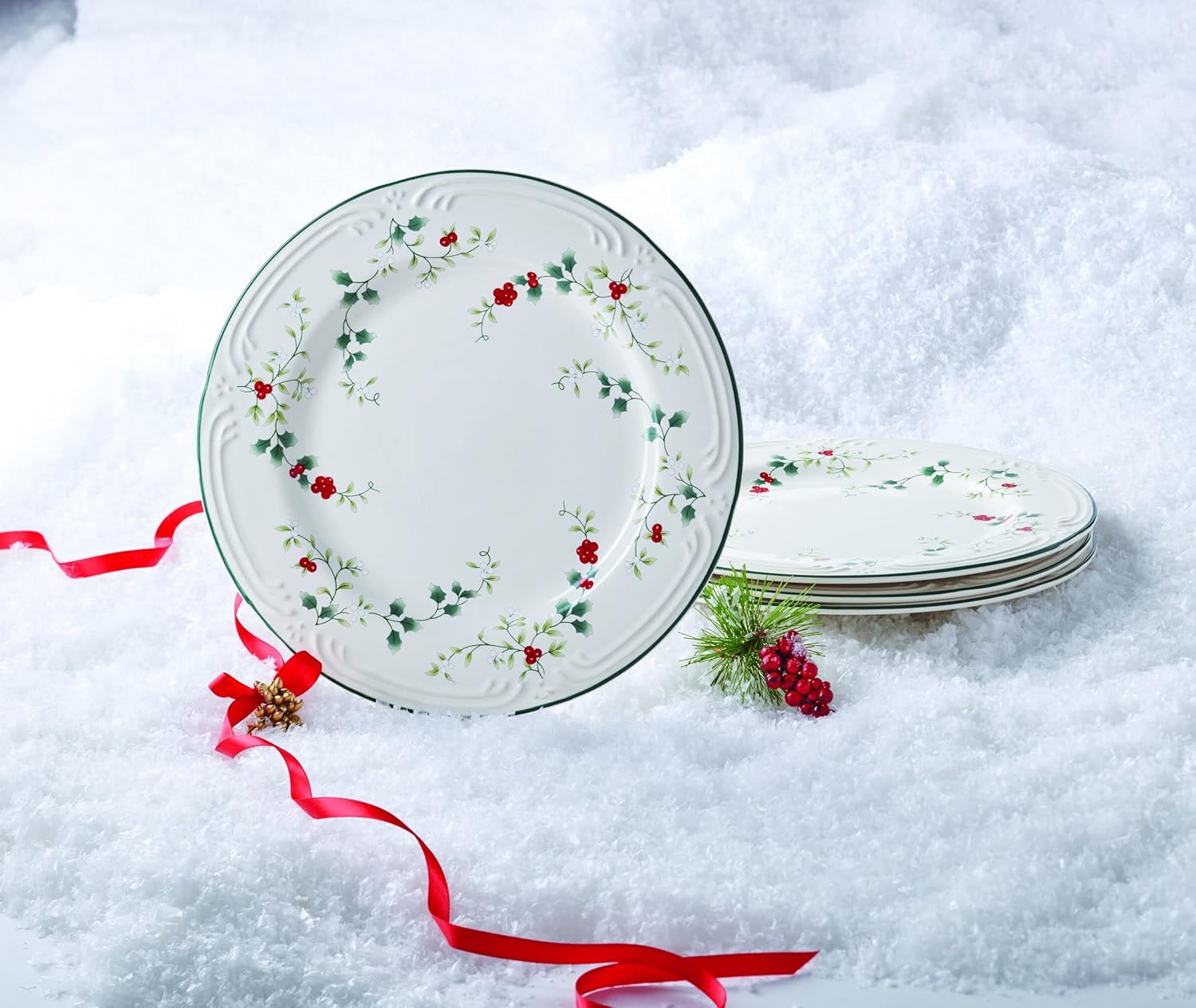 Pfaltzgraff Winterberry Dinner Plates Set of 4