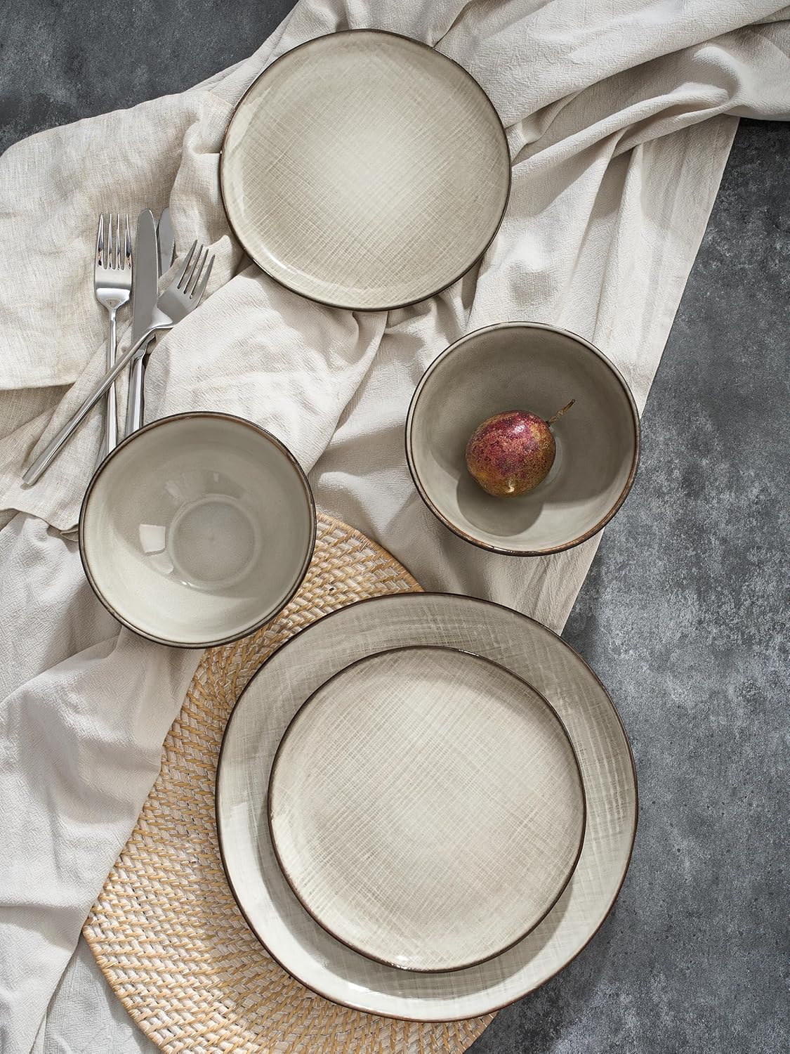 Famiware 24-Piece Moonlight Dinnerware Set - Summer Sand Stoneware with Linen Finish